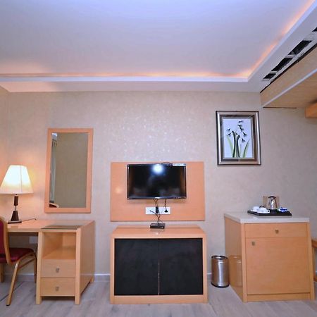 Bindiram Express By Shrigo Hotels Sitapur Muafi Buitenkant foto