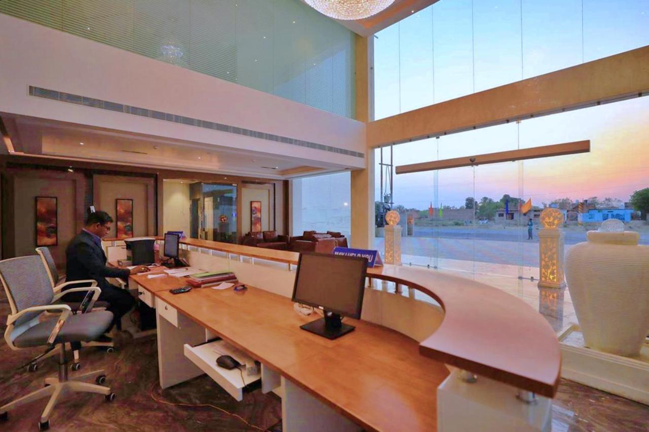 Bindiram Express By Shrigo Hotels Sitapur Muafi Buitenkant foto