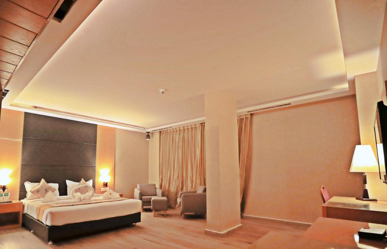 Bindiram Express By Shrigo Hotels Sitapur Muafi Buitenkant foto