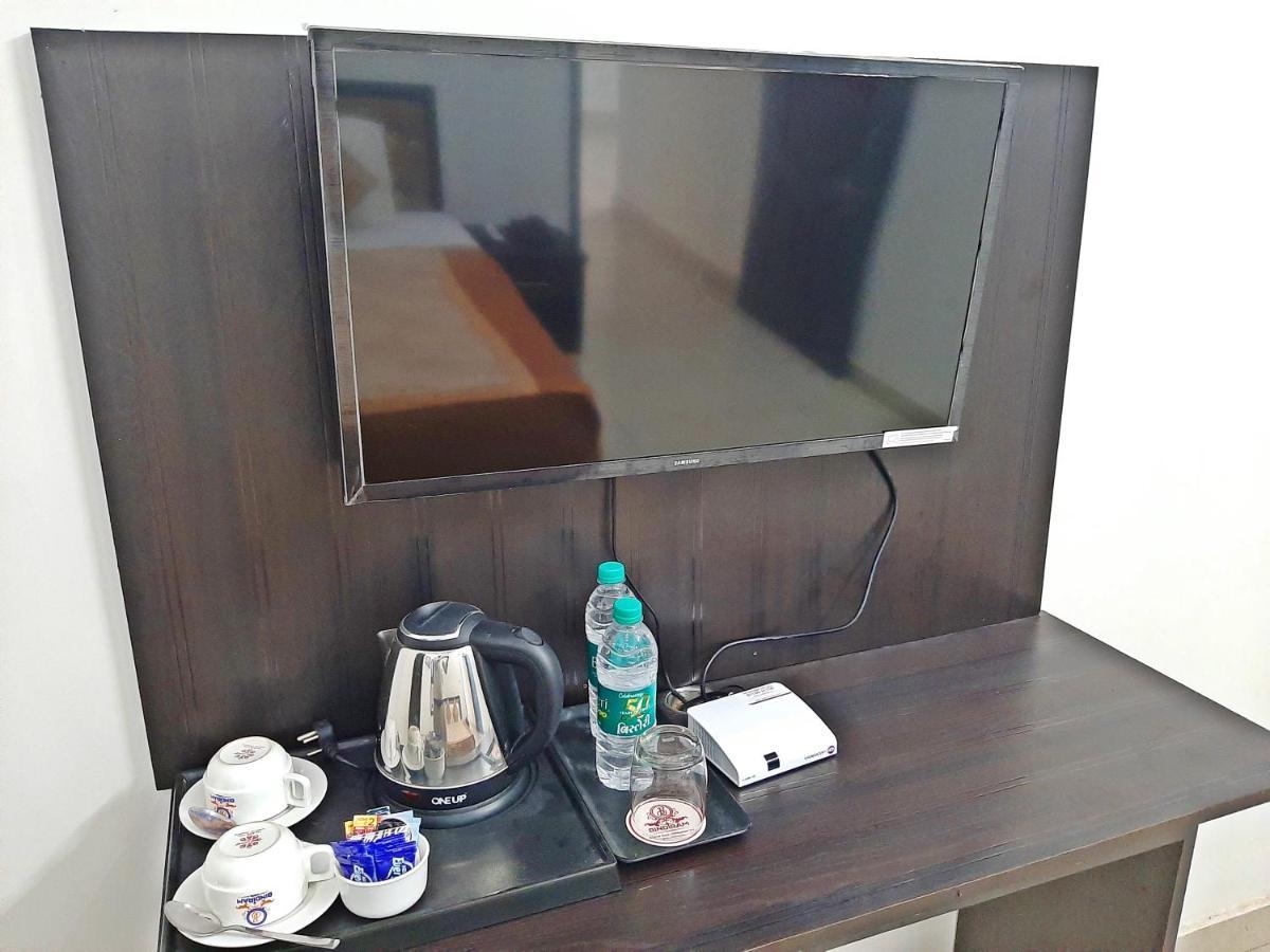 Bindiram Express By Shrigo Hotels Sitapur Muafi Buitenkant foto