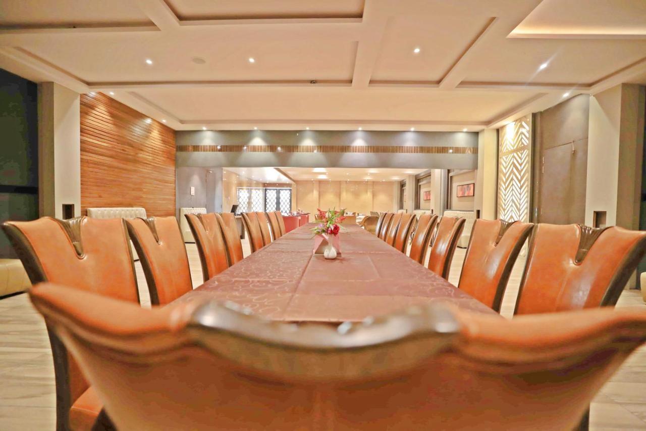 Bindiram Express By Shrigo Hotels Sitapur Muafi Buitenkant foto